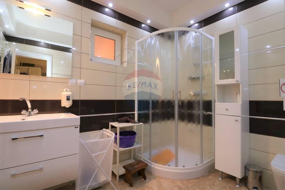 Hiša Štinjan, Pula, 329,44m2