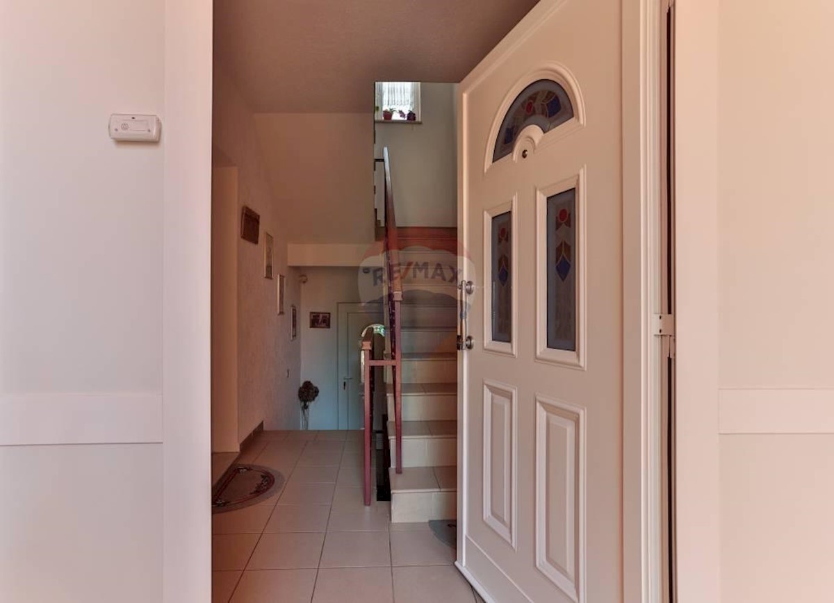 Hiša Štinjan, Pula, 329,44m2