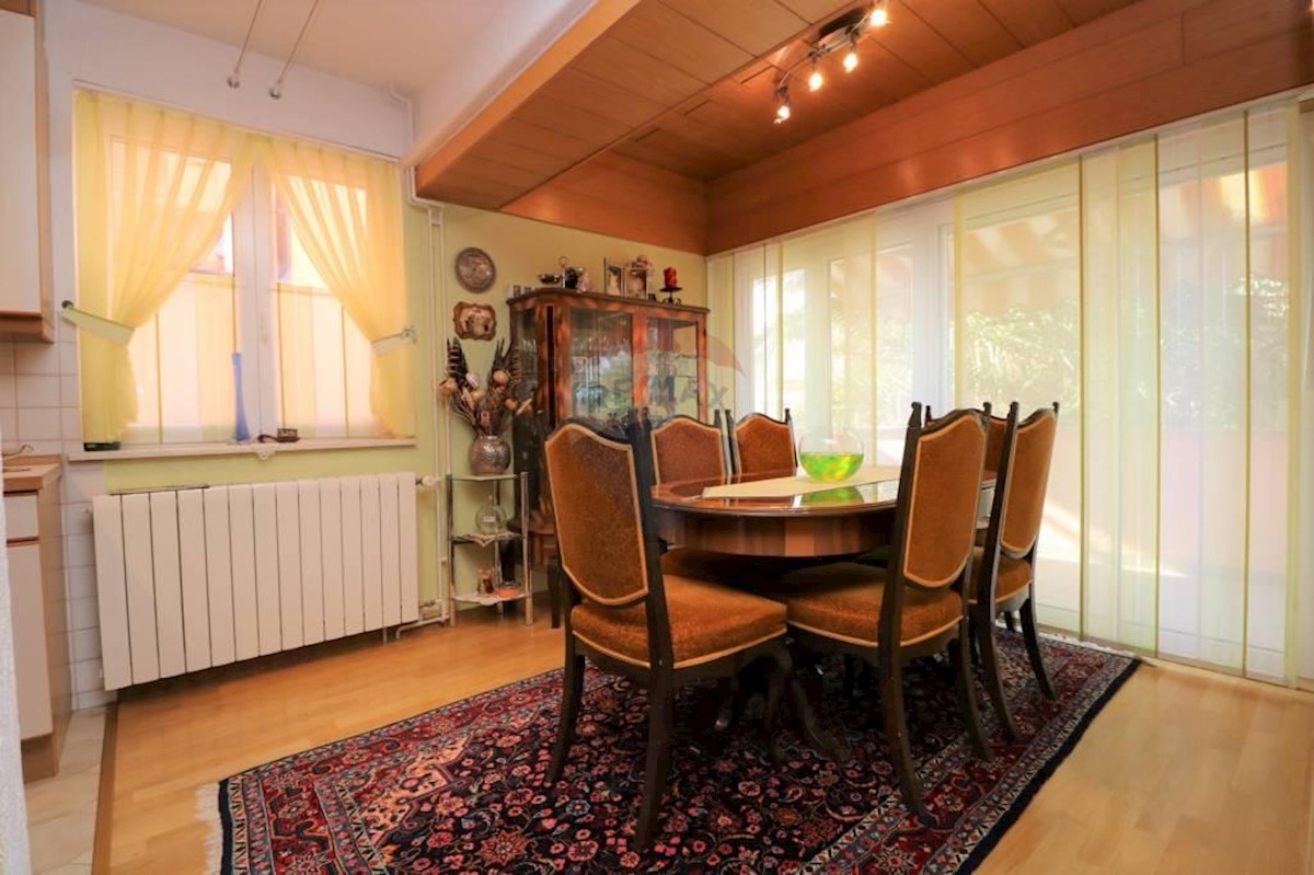 Hiša Štinjan, Pula, 329,44m2