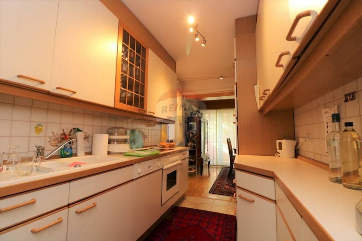 Hiša Štinjan, Pula, 329,44m2