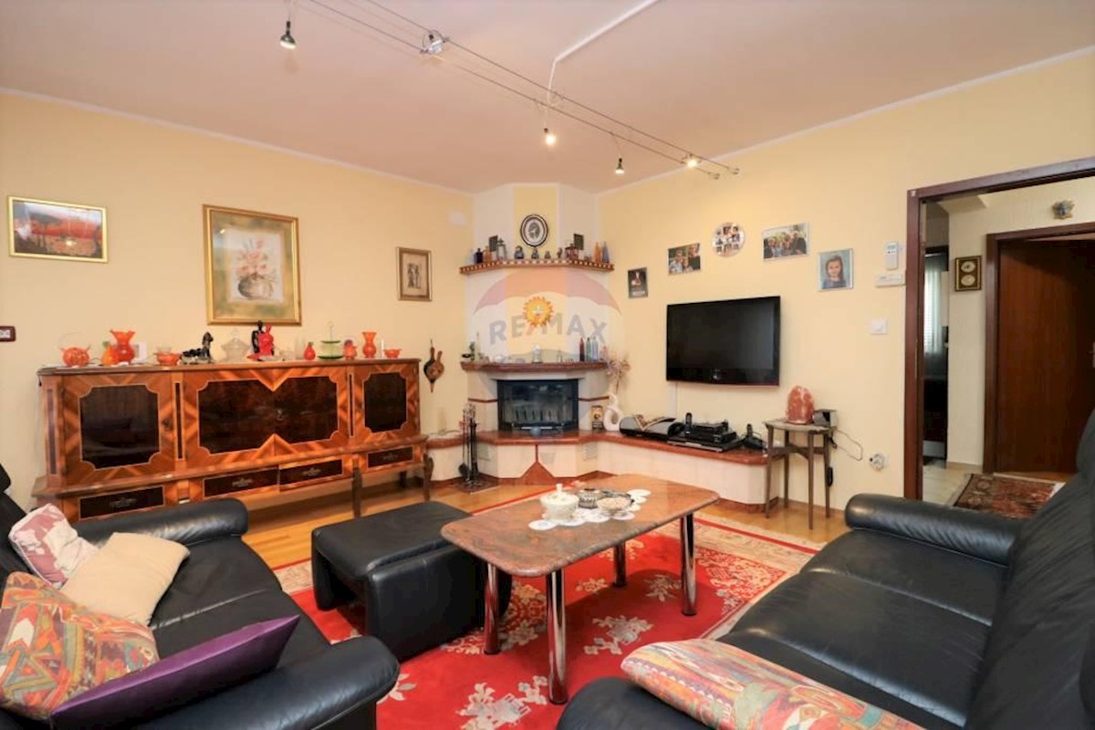 Hiša Štinjan, Pula, 329,44m2