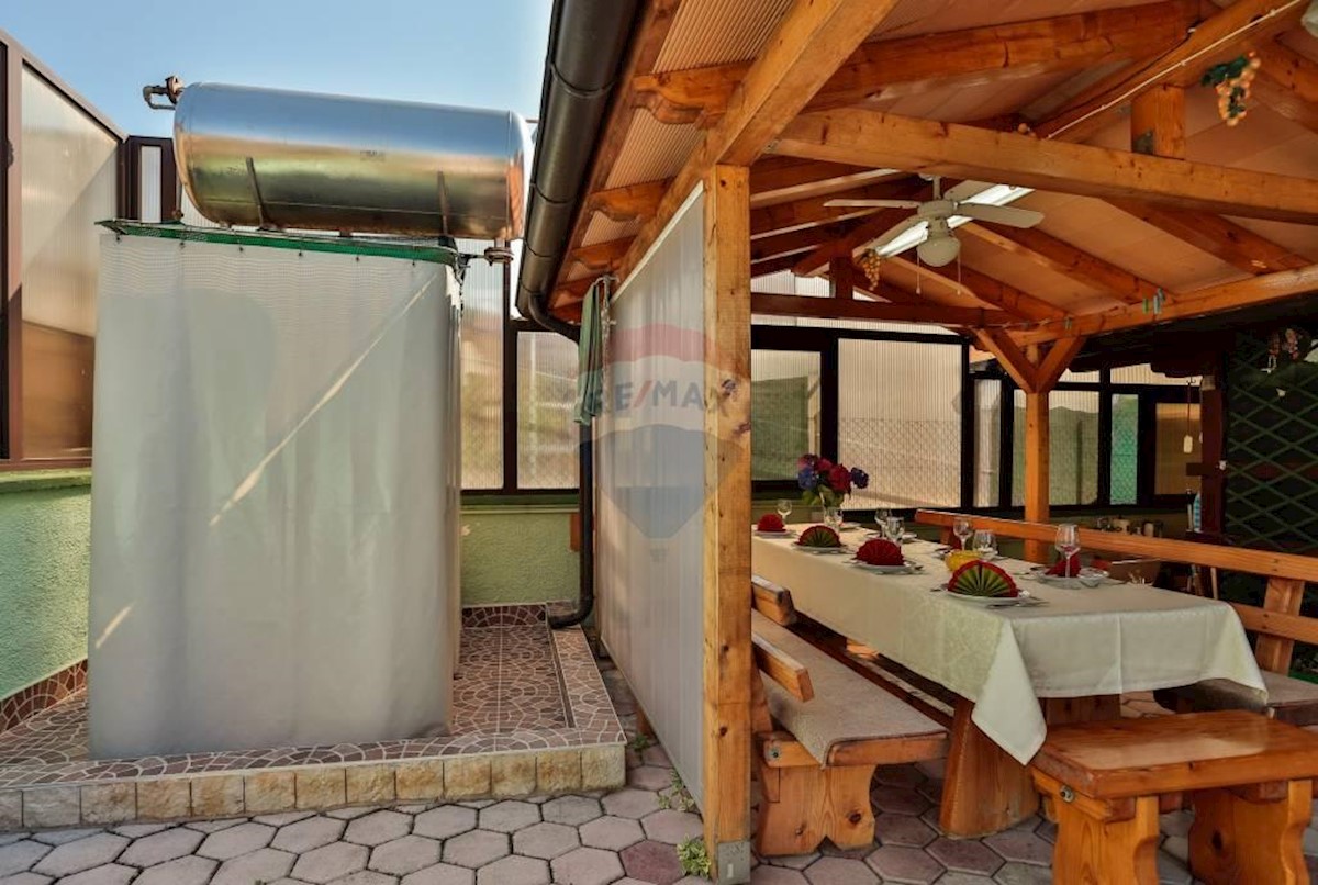 Hiša Štinjan, Pula, 329,44m2