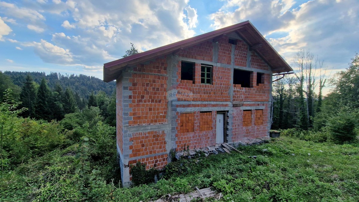 Hiša Moravice, Vrbovsko, 270m2