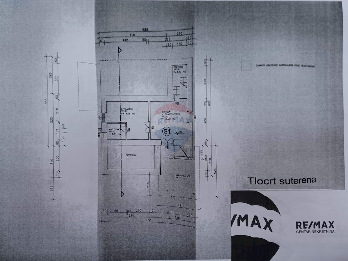 Malinska - Sv. Vid Miholjica hiša 286 m2 + 3 ločeni apartmaji 153 m2 na prostornem vrtu s pogledom na morje