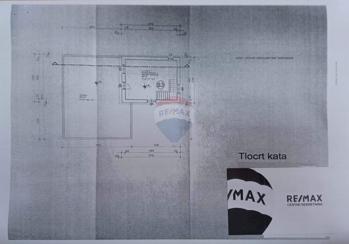 Malinska - Sv. Vid Miholjica hiša 286 m2 + 3 ločeni apartmaji 153 m2 na prostornem vrtu s pogledom na morje