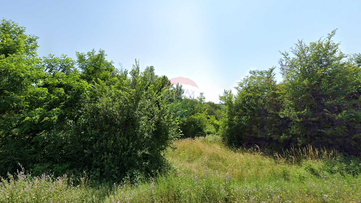 Stavbno zemljišče Škropeti, Karojba, 73.837m2