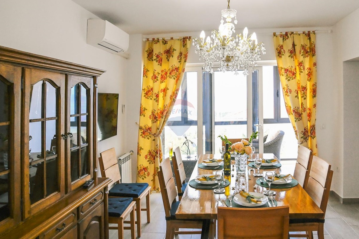 Hiša Kraljevica, 400m2