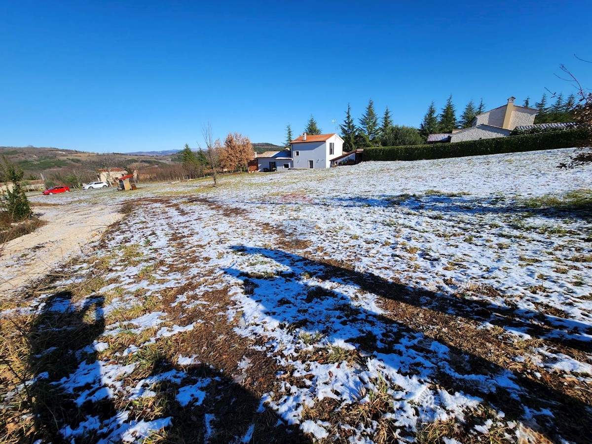 Stavbno zemljišče Karojba, 1.256m2