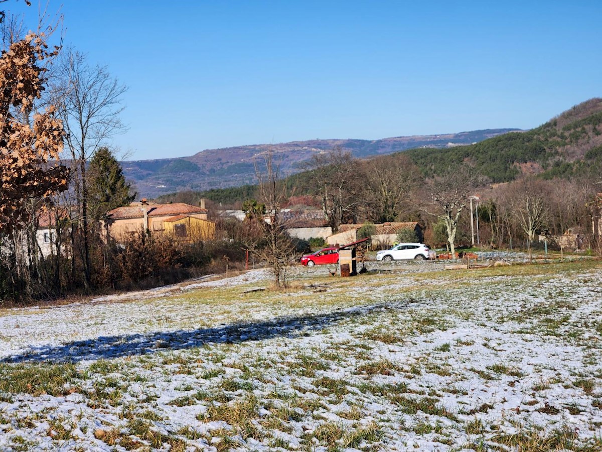 Stavbno zemljišče Karojba, 1.256m2