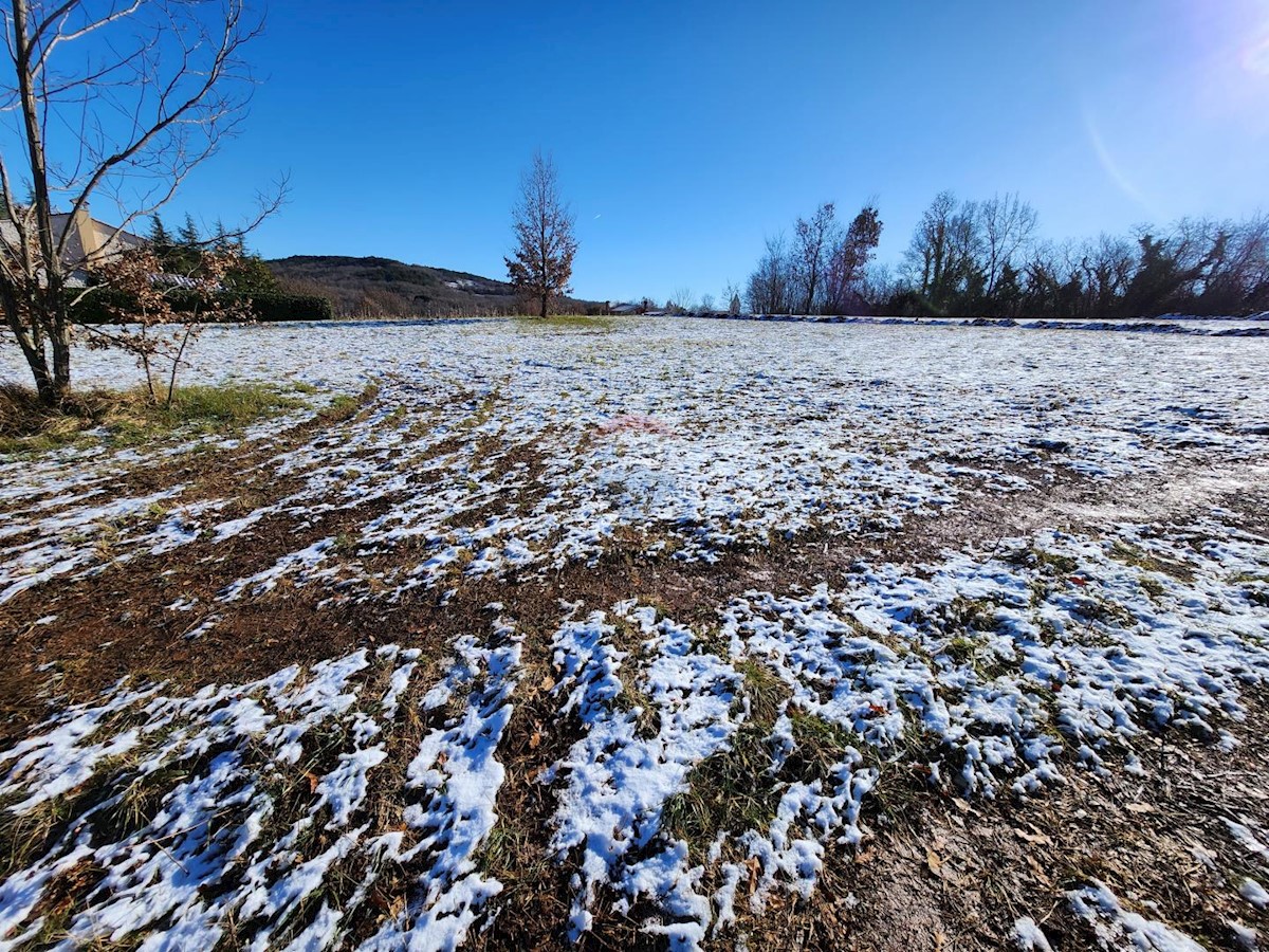 Stavbno zemljišče Karojba, 1.256m2