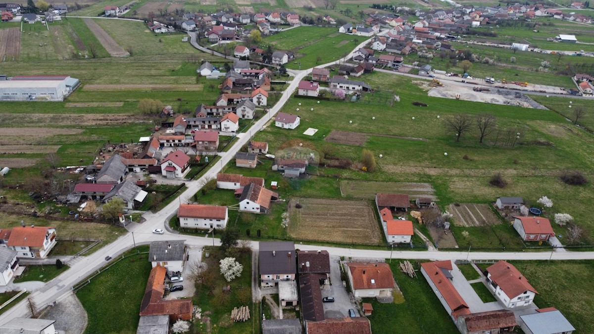 Stavbno zemljišče Donji Desinec, Jastrebarsko - Okolica, 1.716m2