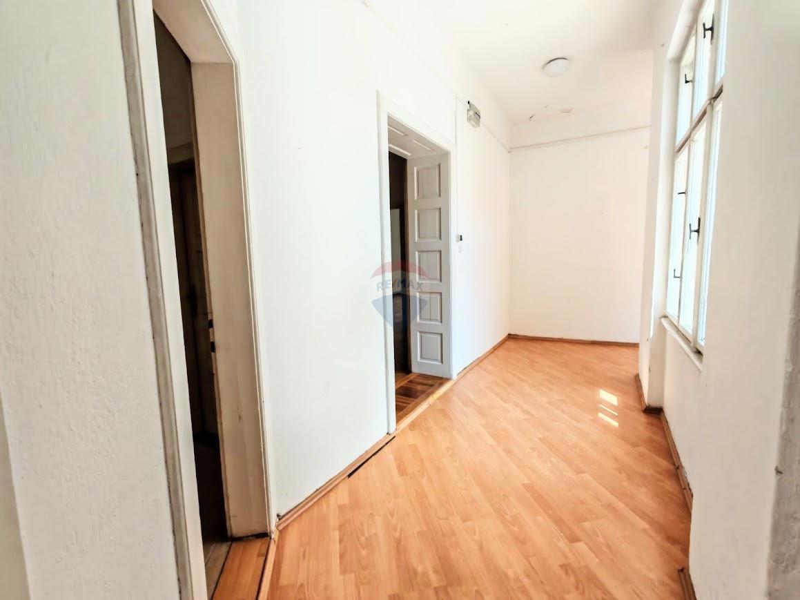 Stanovanje/Apartma Zvijezda, Karlovac, 258m2