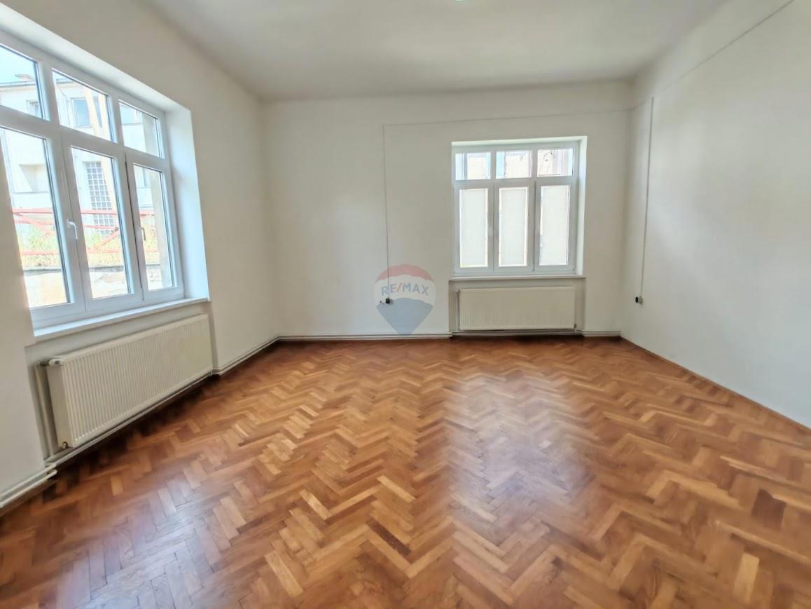 Stanovanje/Apartma Zvijezda, Karlovac, 258m2