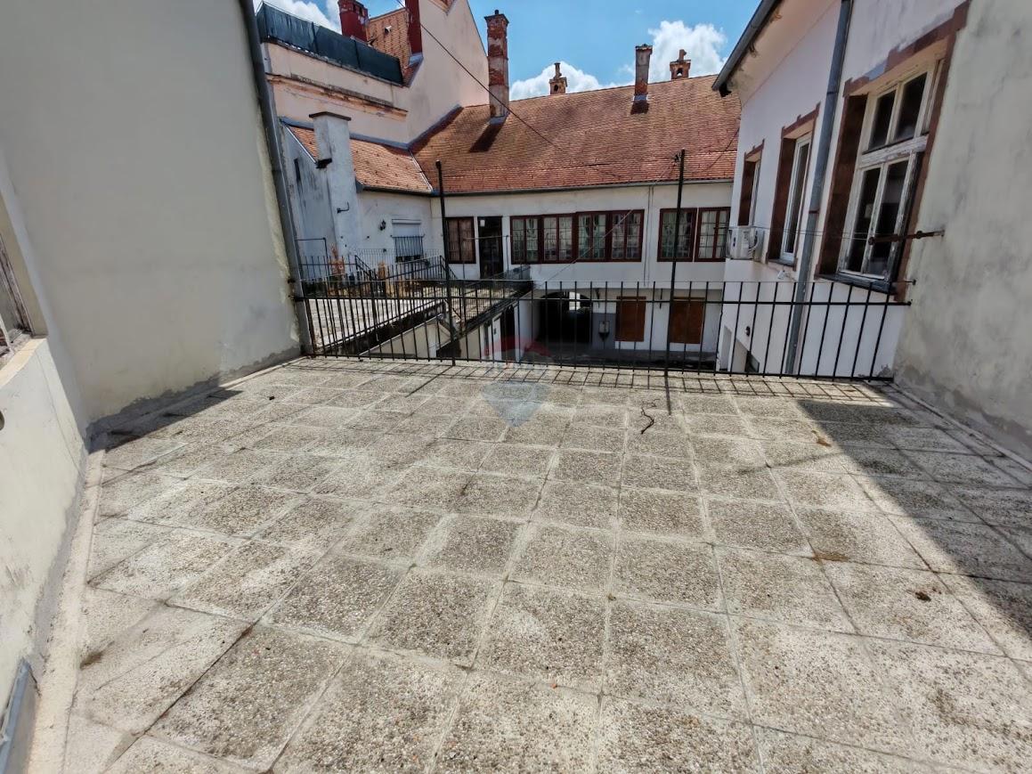 Stanovanje/Apartma Zvijezda, Karlovac, 258m2
