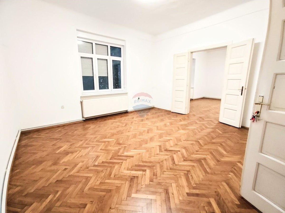 Stanovanje/Apartma Zvijezda, Karlovac, 258m2