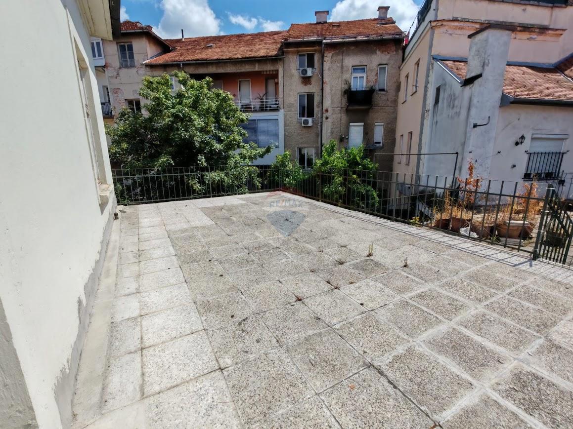 Stanovanje/Apartma Zvijezda, Karlovac, 258m2