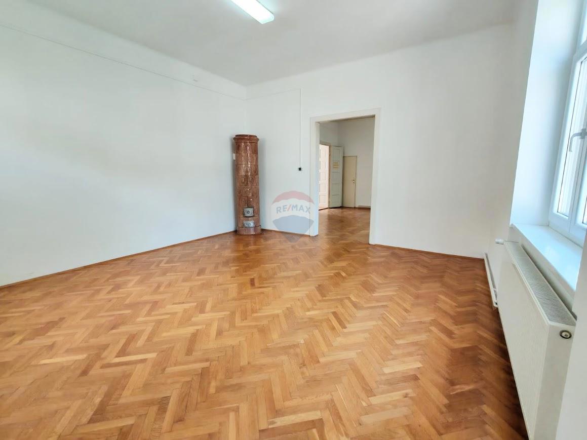 Stanovanje/Apartma Zvijezda, Karlovac, 258m2