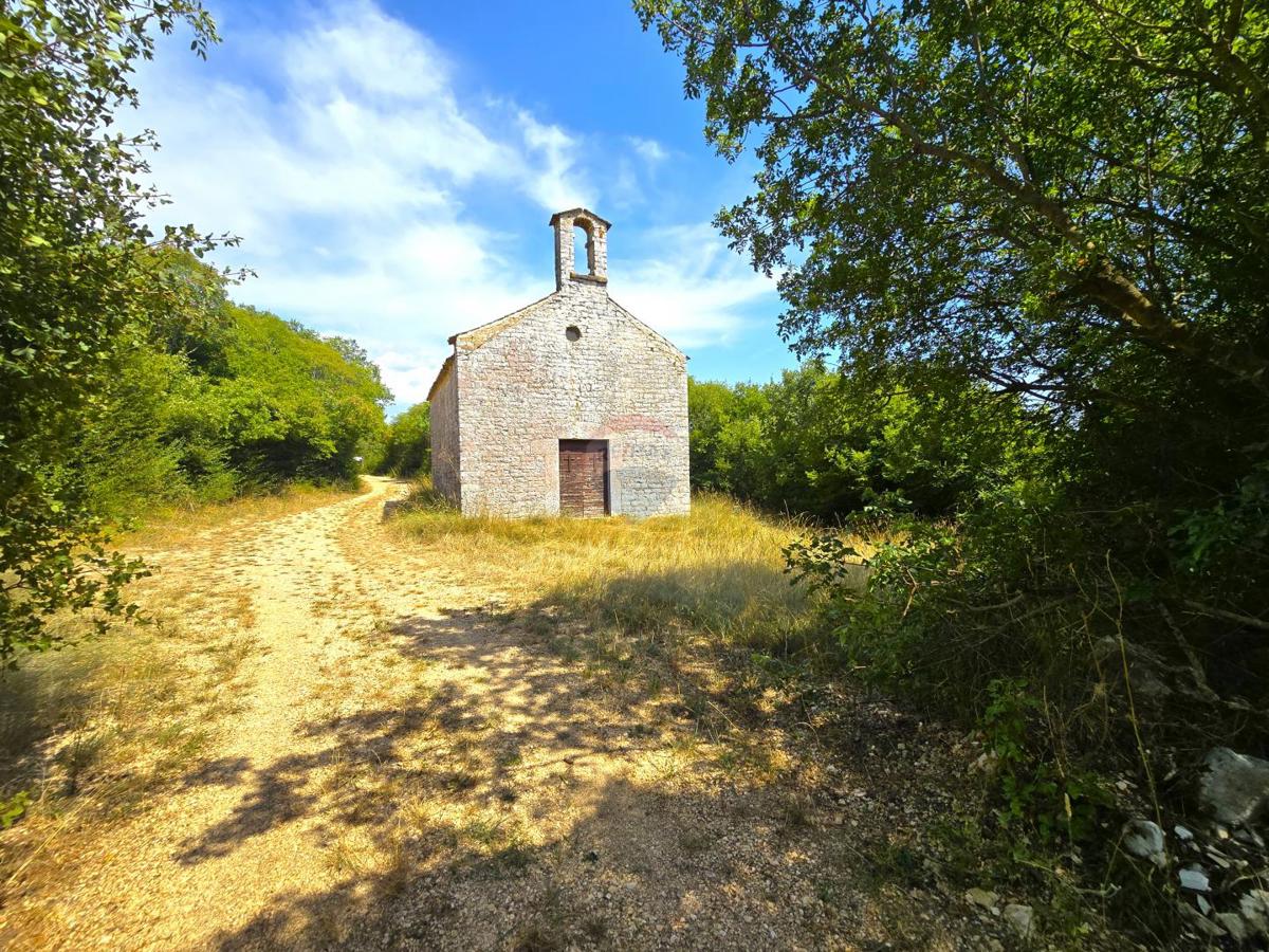 Stavbno zemljišče Šorići, Kanfanar, 4.140m2