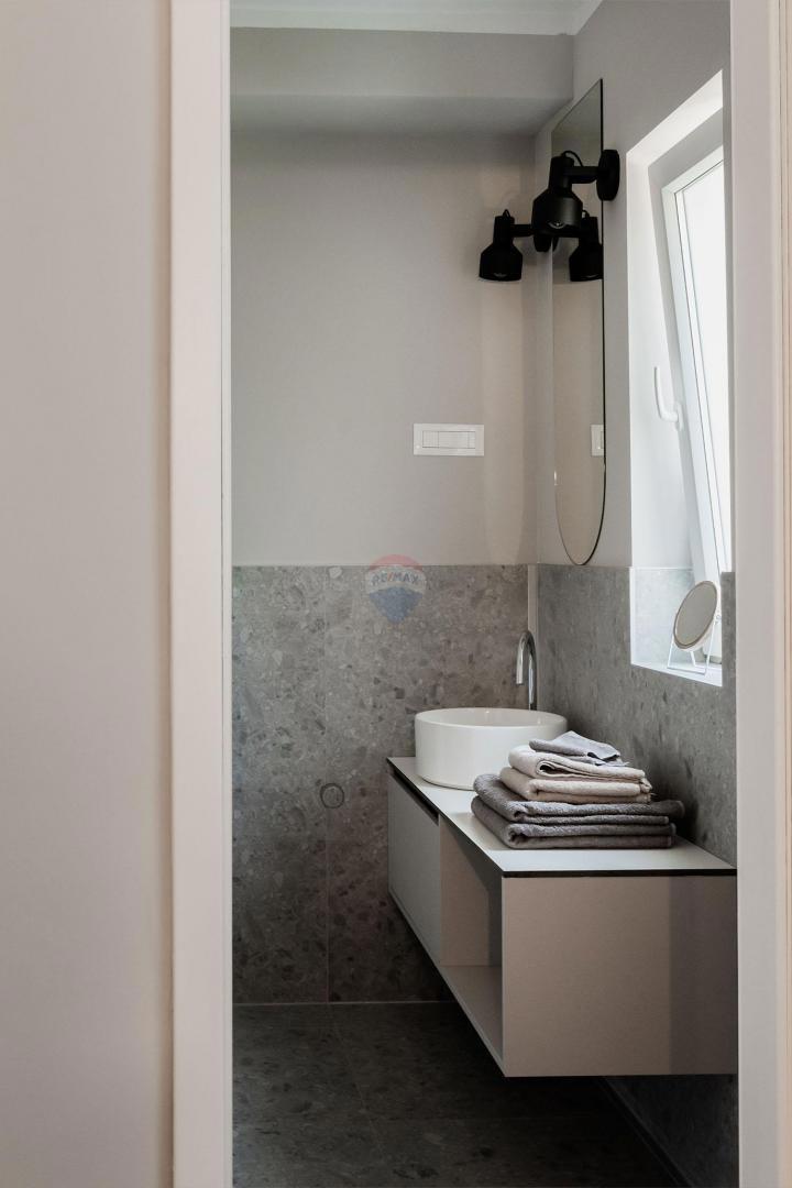 Hiša Oprtalj, 180m2