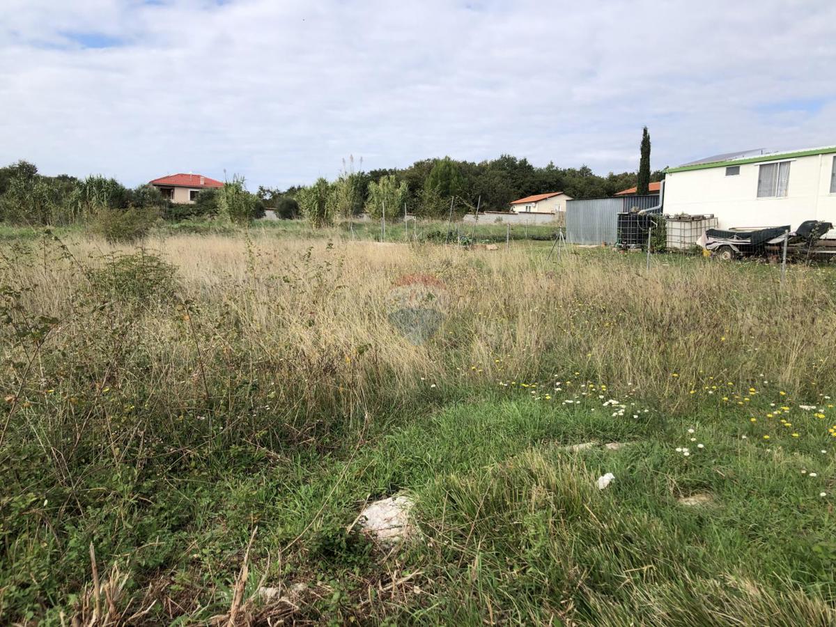 Stavbno zemljišče Monteserpo - Komunal, Pula, 495m2