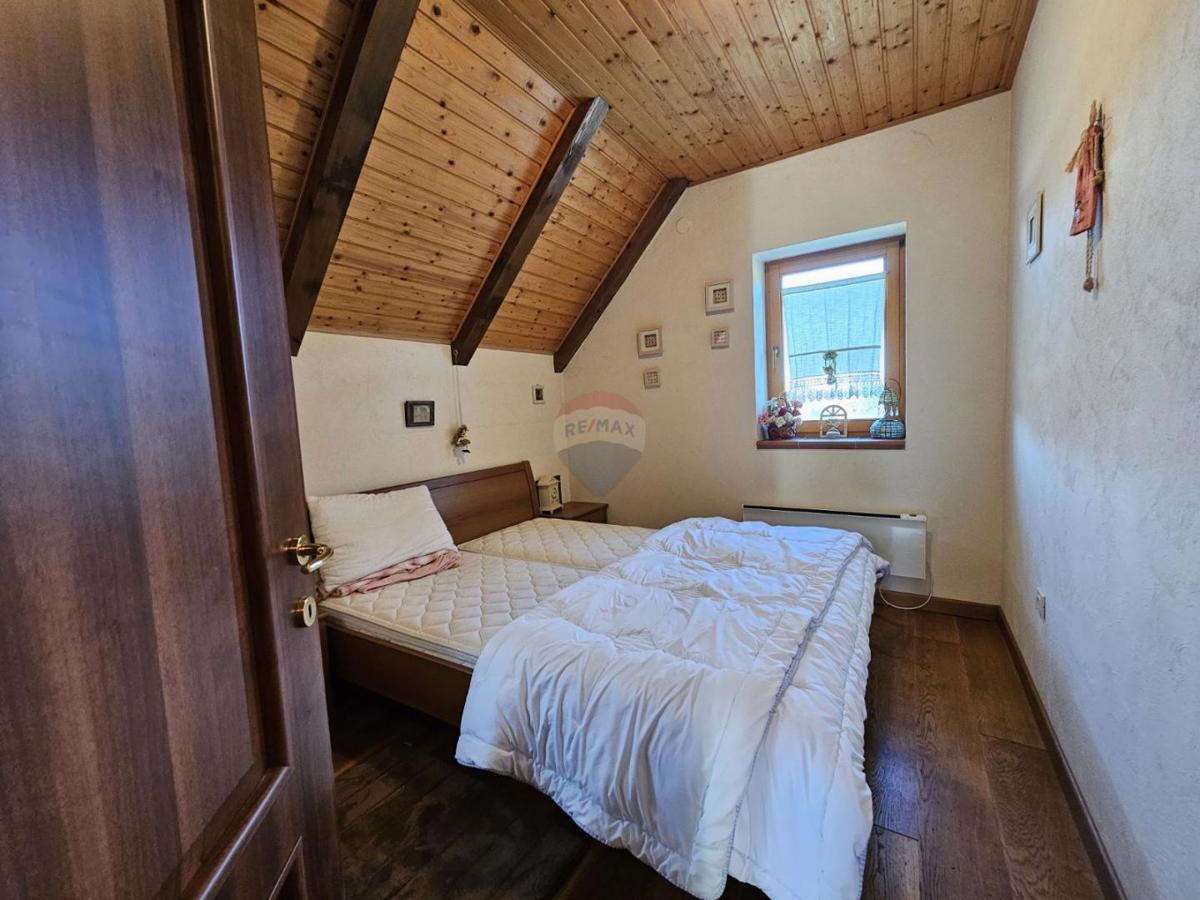 Hiša Stari Laz, Ravna Gora, 260m2