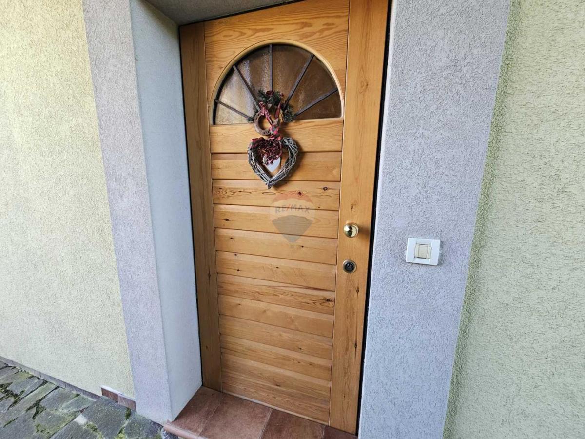 Hiša Stari Laz, Ravna Gora, 260m2