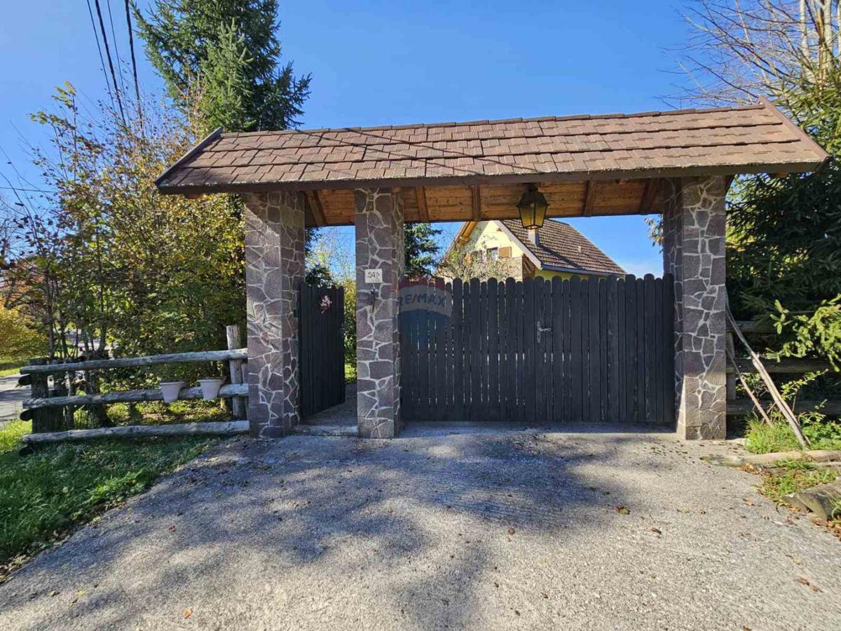 Hiša Stari Laz, Ravna Gora, 260m2