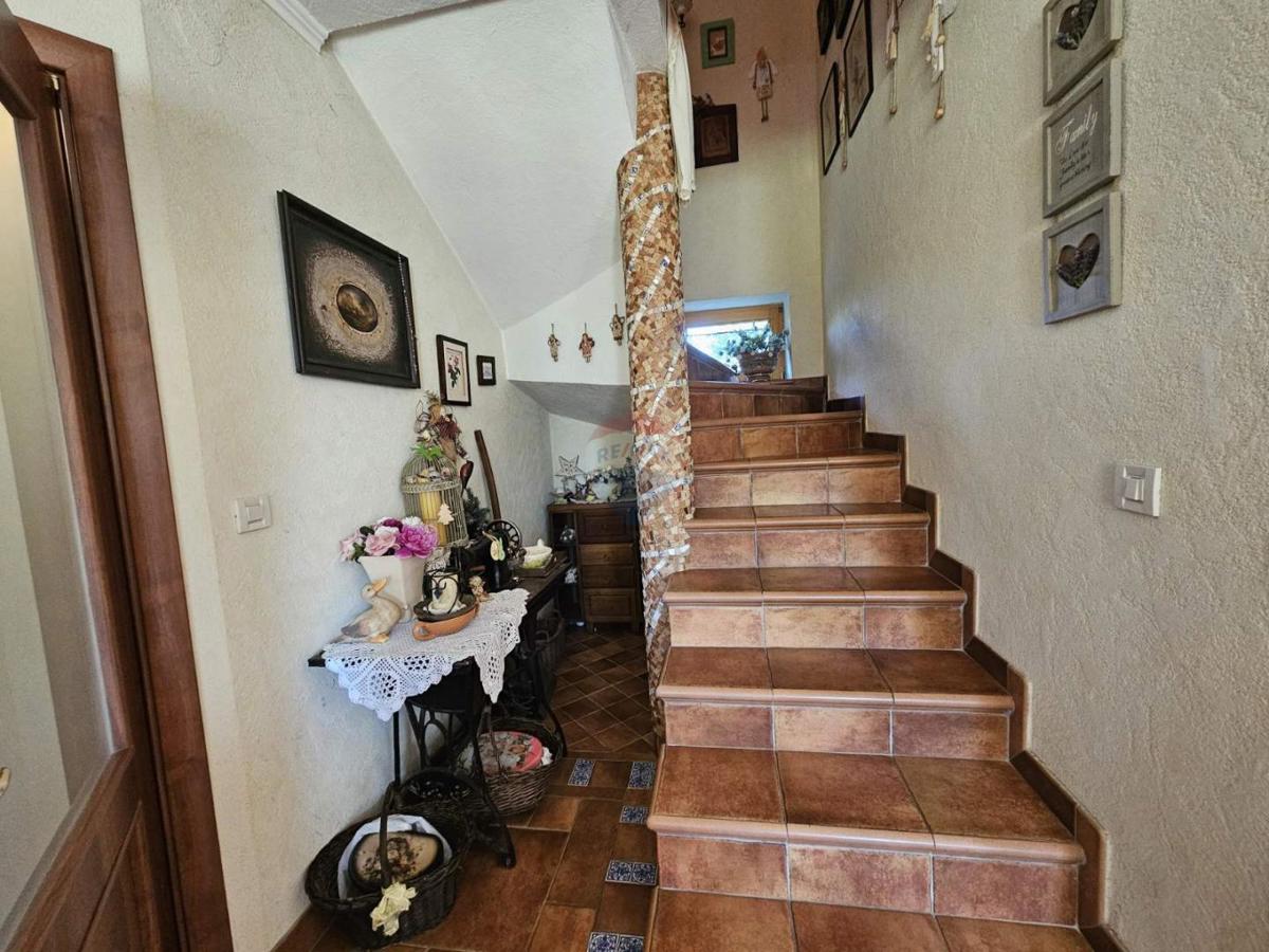 Hiša Stari Laz, Ravna Gora, 260m2