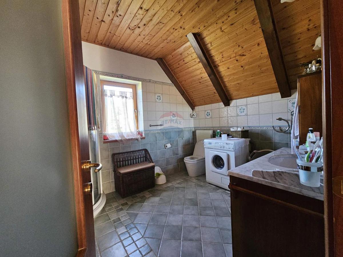 Hiša Stari Laz, Ravna Gora, 260m2