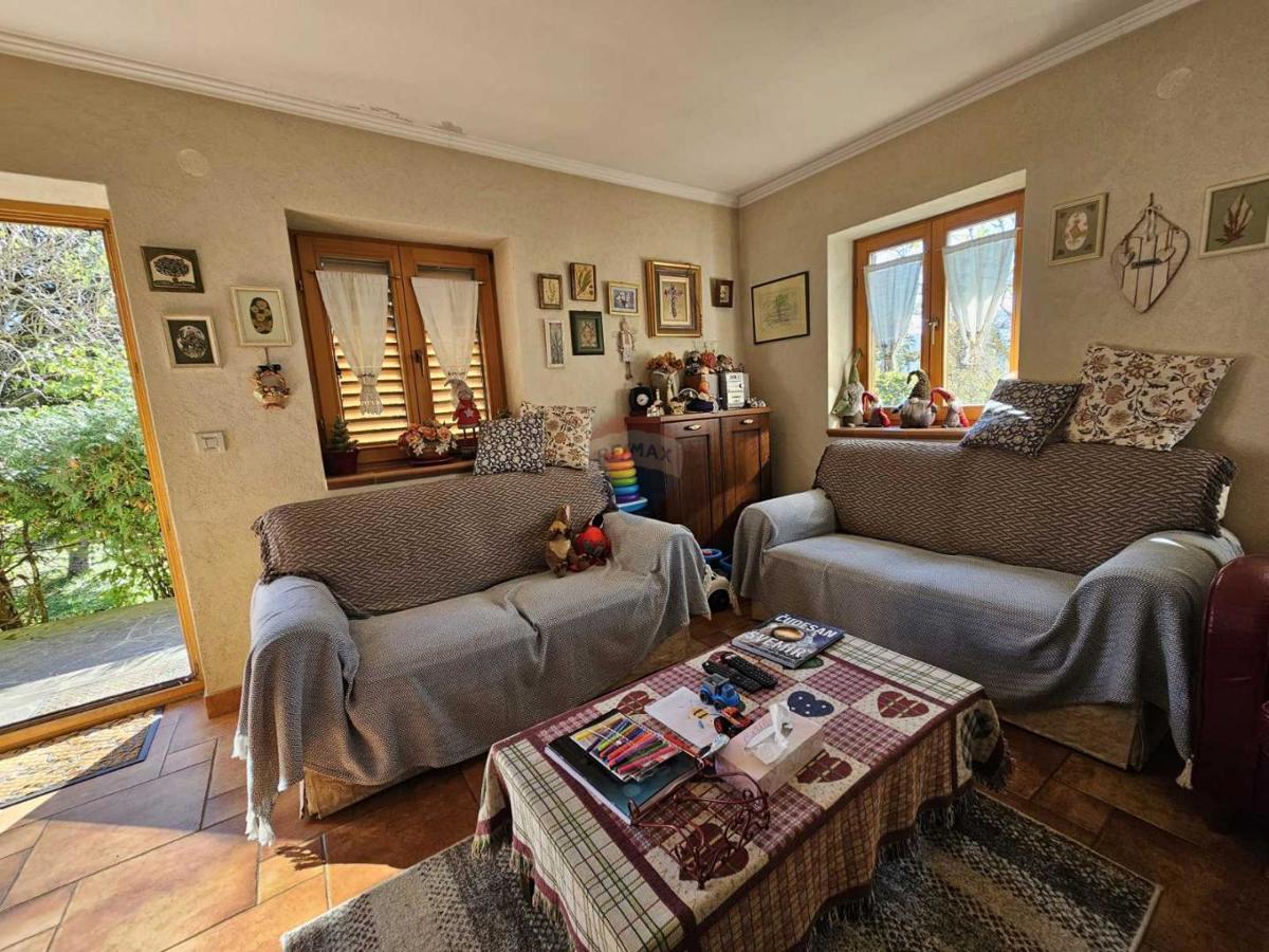 Hiša Stari Laz, Ravna Gora, 260m2
