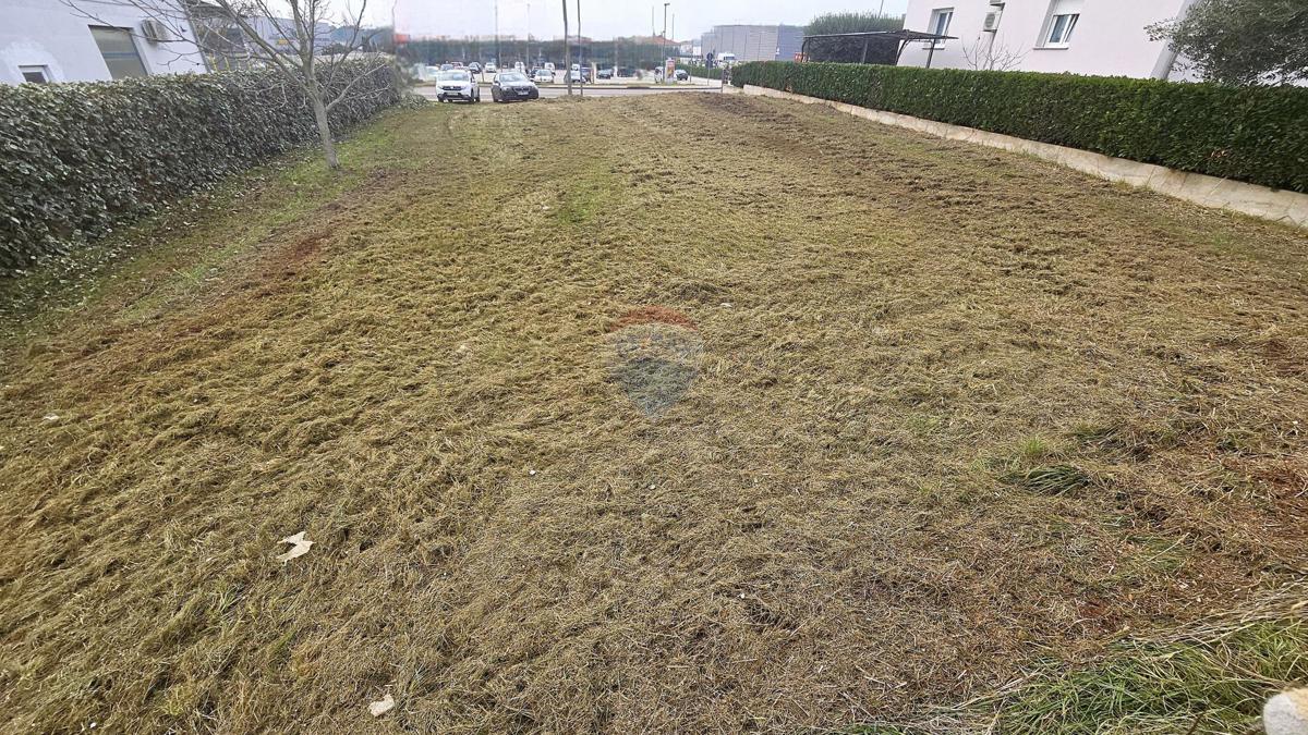 Stavbno zemljišče Umag, 612m2