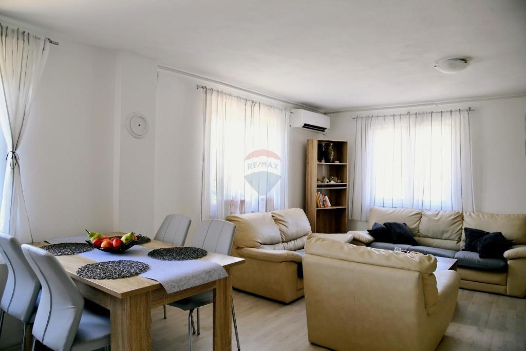 Hiša Dobrinj, 160m2