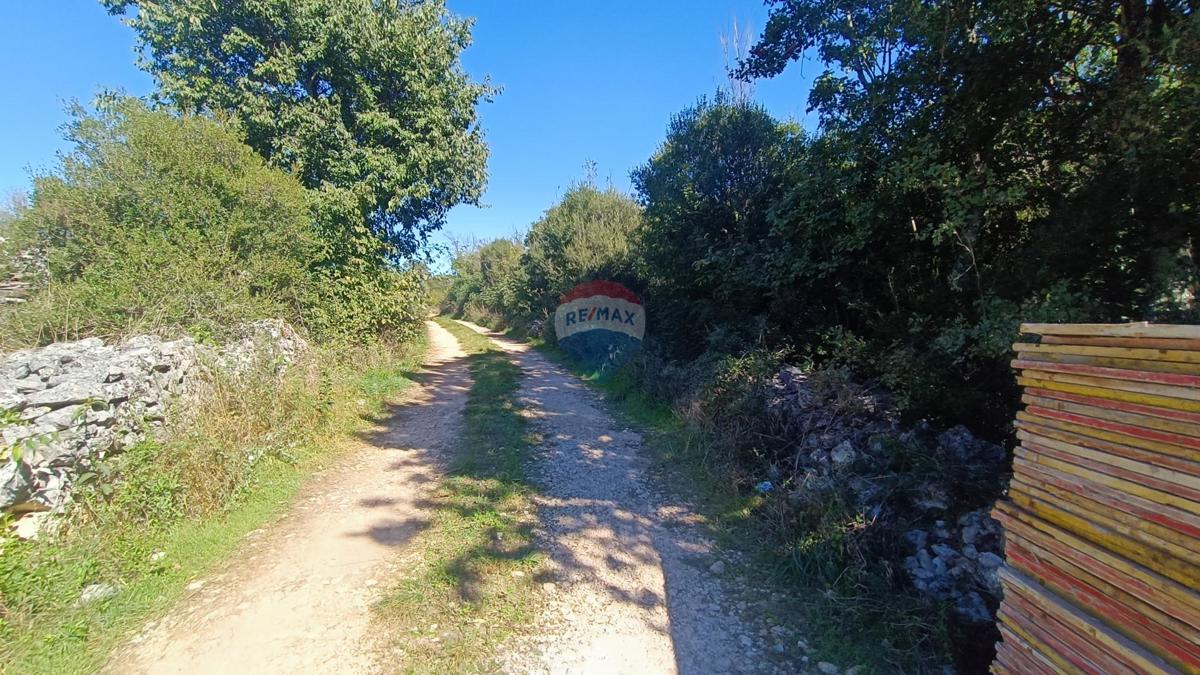 Stavbno zemljišče Krunčići, Sveti Lovreč, 240m2