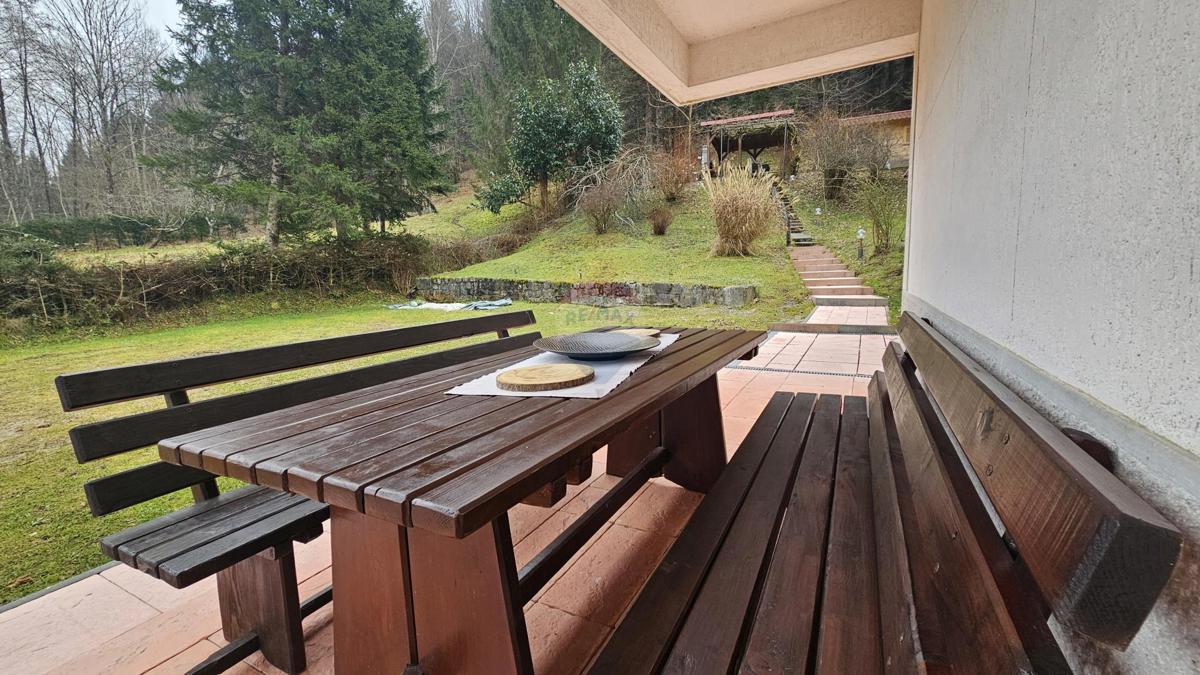 Hiša Brod na Kupi, Delnice, 252m2