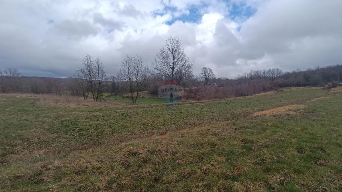 Stavbno zemljišče Batlug, Gračišće, 655m2
