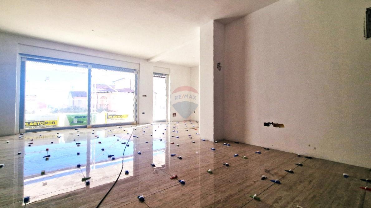 Istra, Novigrad - Stanovanje v pritličju s bazenom