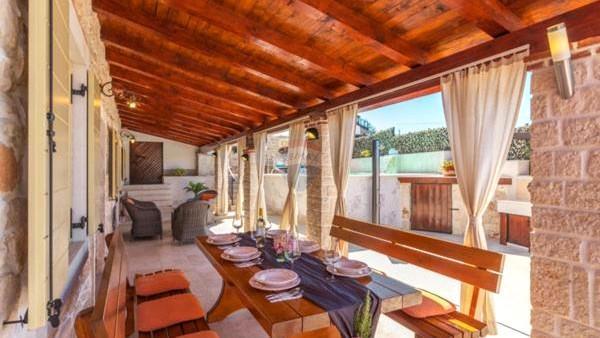 Hiša Kaštel, Buje, 597,01m2