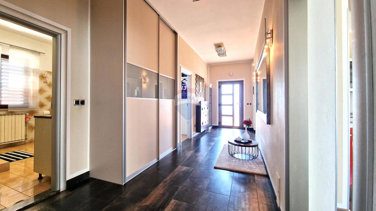 Hiša Kaštel, Buje, 597,01m2