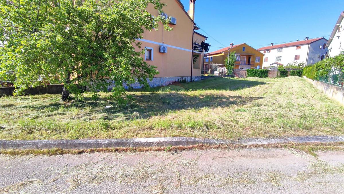 Stavbno zemljišče Umag, 442m2
