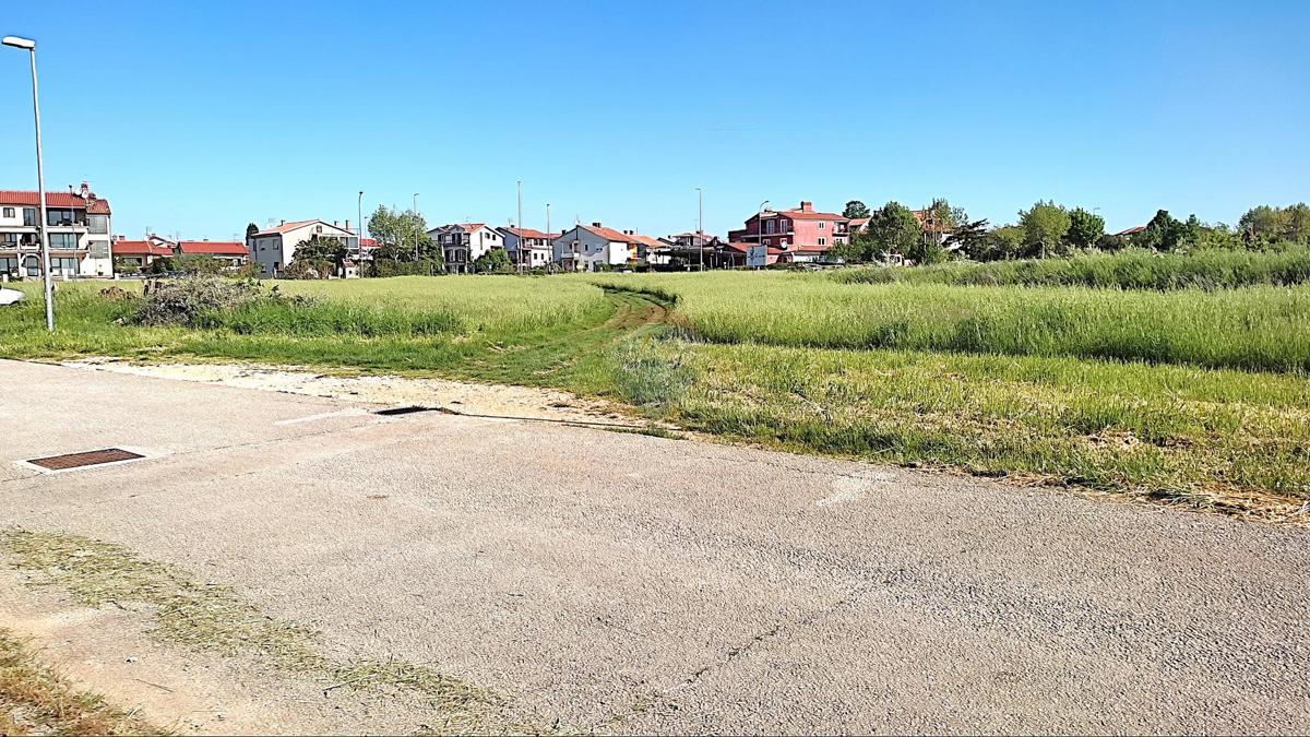 Stavbno zemljišče Umag, 442m2