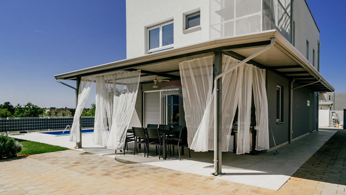 Hiša Umag, 200m2