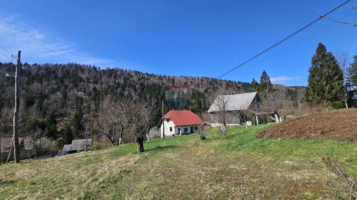 Hiša Prezid, Čabar, 3.285m2
