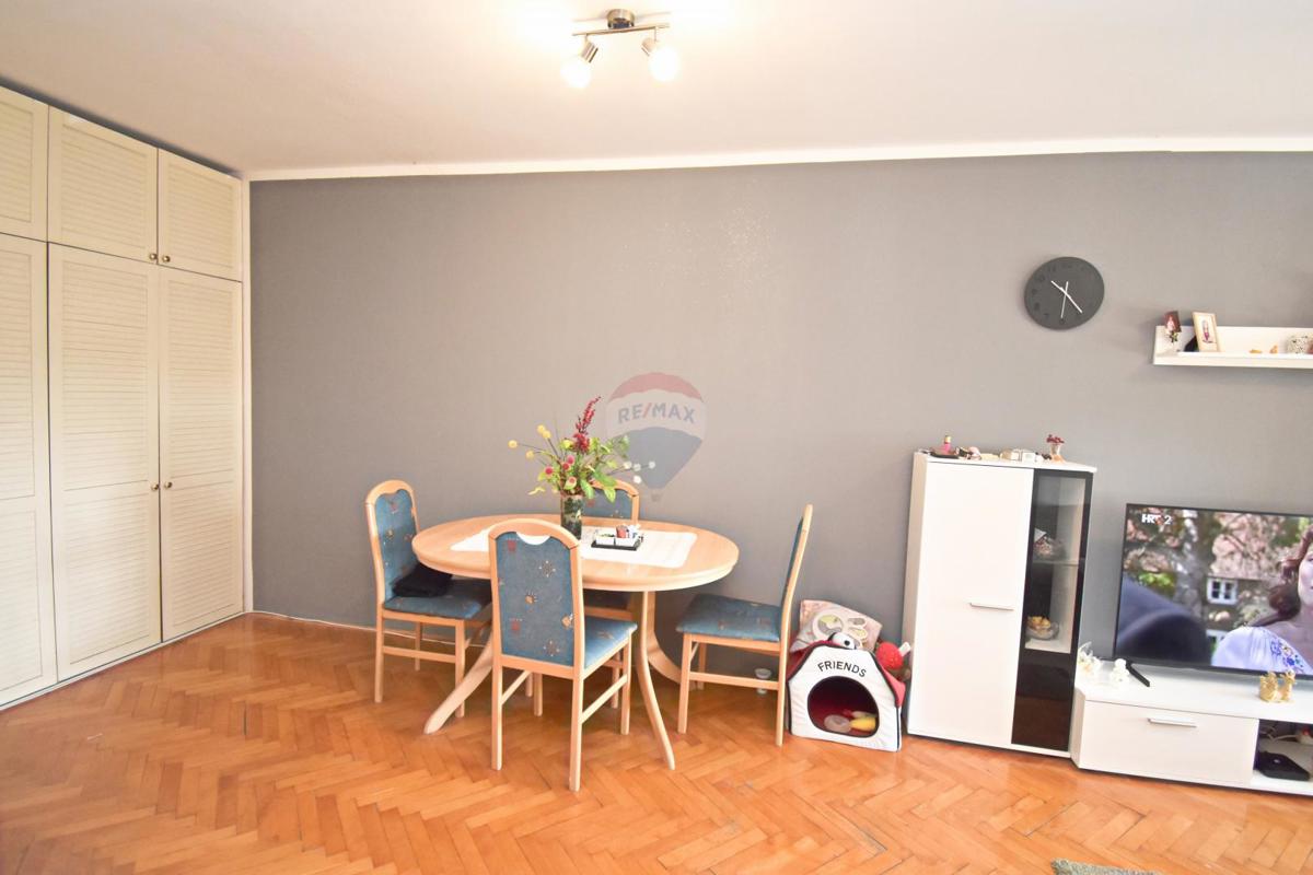 Stanovanje/Apartma Folnegovićevo naselje, Peščenica - Žitnjak, 42m2