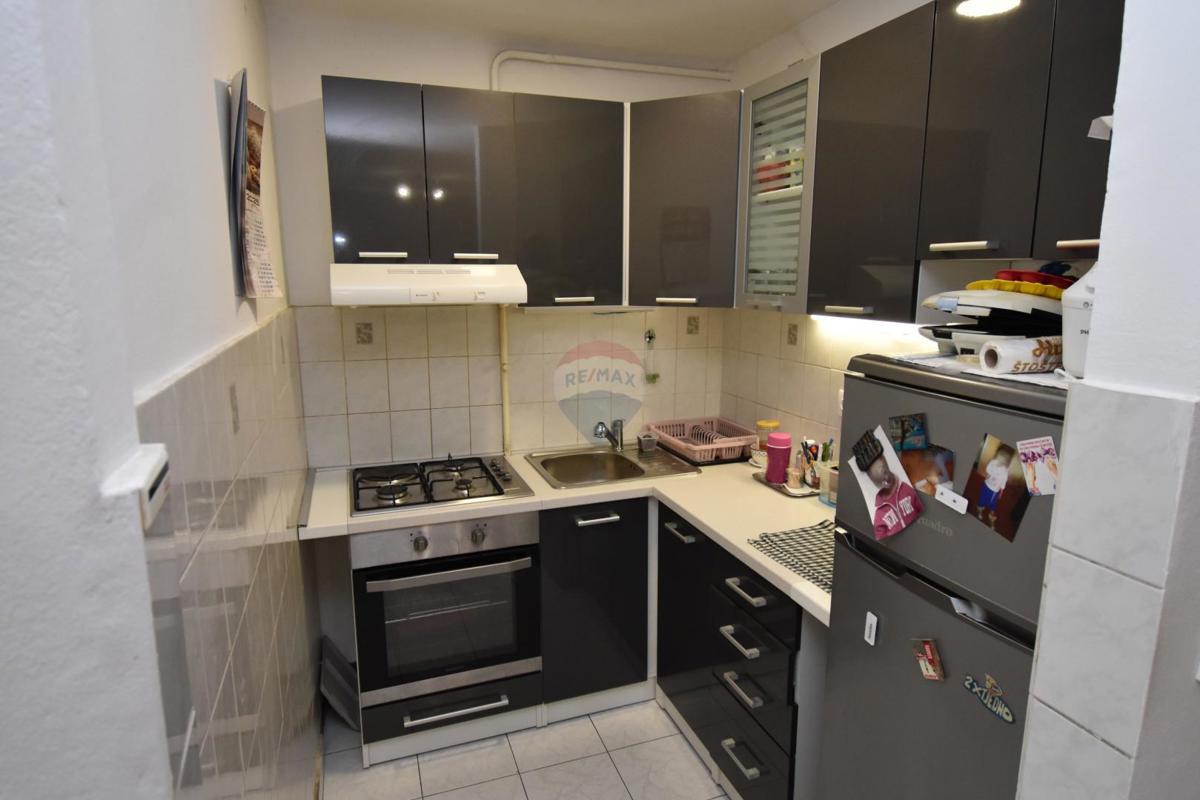 Stanovanje/Apartma Folnegovićevo naselje, Peščenica - Žitnjak, 42m2
