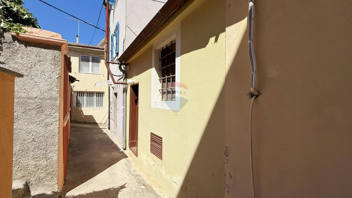 Poslovni prostori Mali Lošinj, 54m2