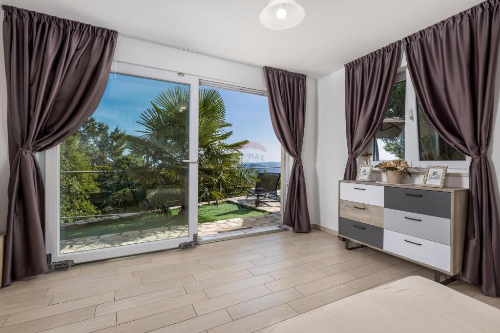 Hiša Sveta Jelena, Mošćenička Draga, 90m2