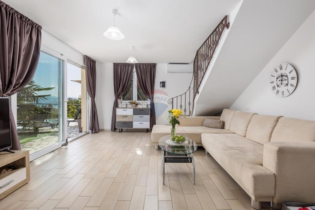 Hiša Sveta Jelena, Mošćenička Draga, 90m2