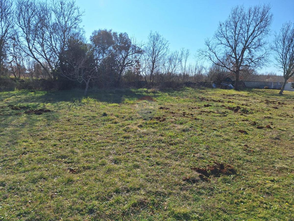 Stavbno zemljišče Veliki Vareški, Marčana, 650m2