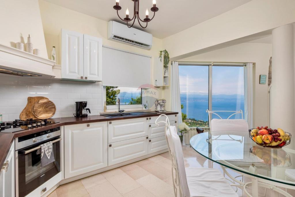 Stanovanje/Apartma Lovran, 110,51m2