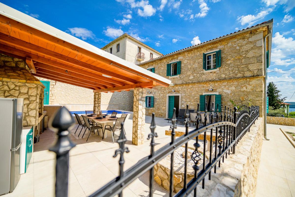 Hiša Nerezine, Mali Lošinj, 384m2